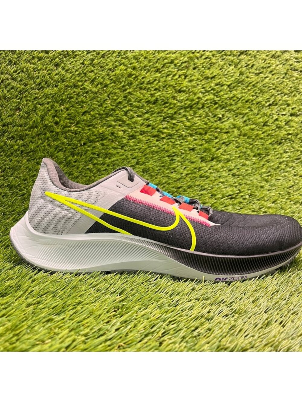 Nike Air Zoom Pegasus 38 Greedy Mens Size 10.5 Black Gray Running Shoes Sneakers